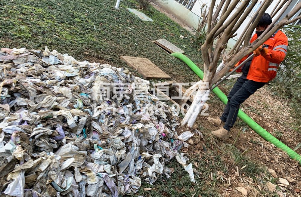 315永定化粪池垃圾清理